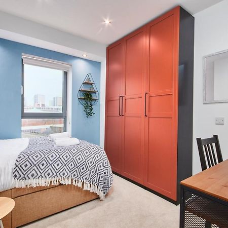 Large Duplex Penthouse - Parking Apartment Leeds  Bagian luar foto