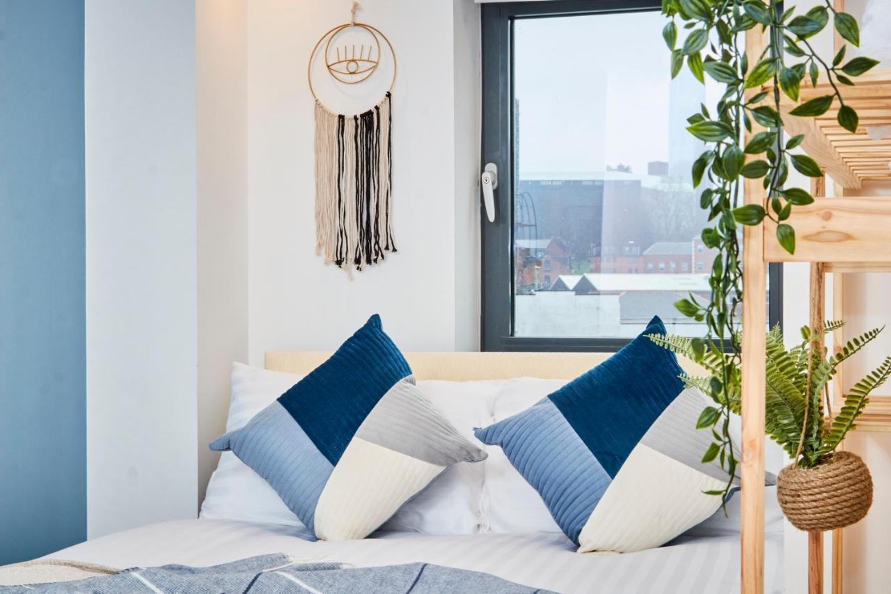 Large Duplex Penthouse - Parking Apartment Leeds  Bagian luar foto