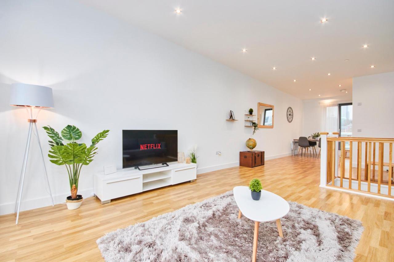 Large Duplex Penthouse - Parking Apartment Leeds  Bagian luar foto