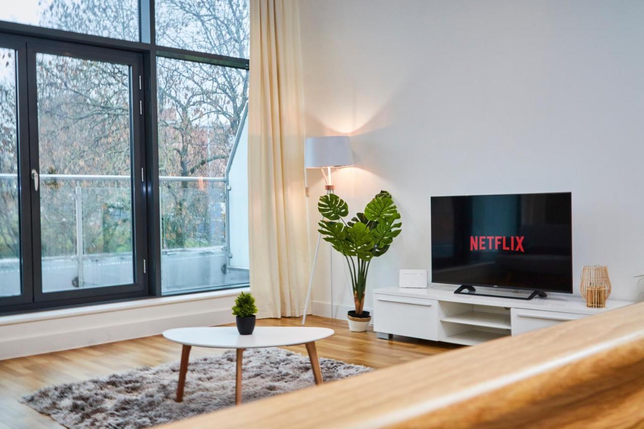 Large Duplex Penthouse - Parking Apartment Leeds  Bagian luar foto
