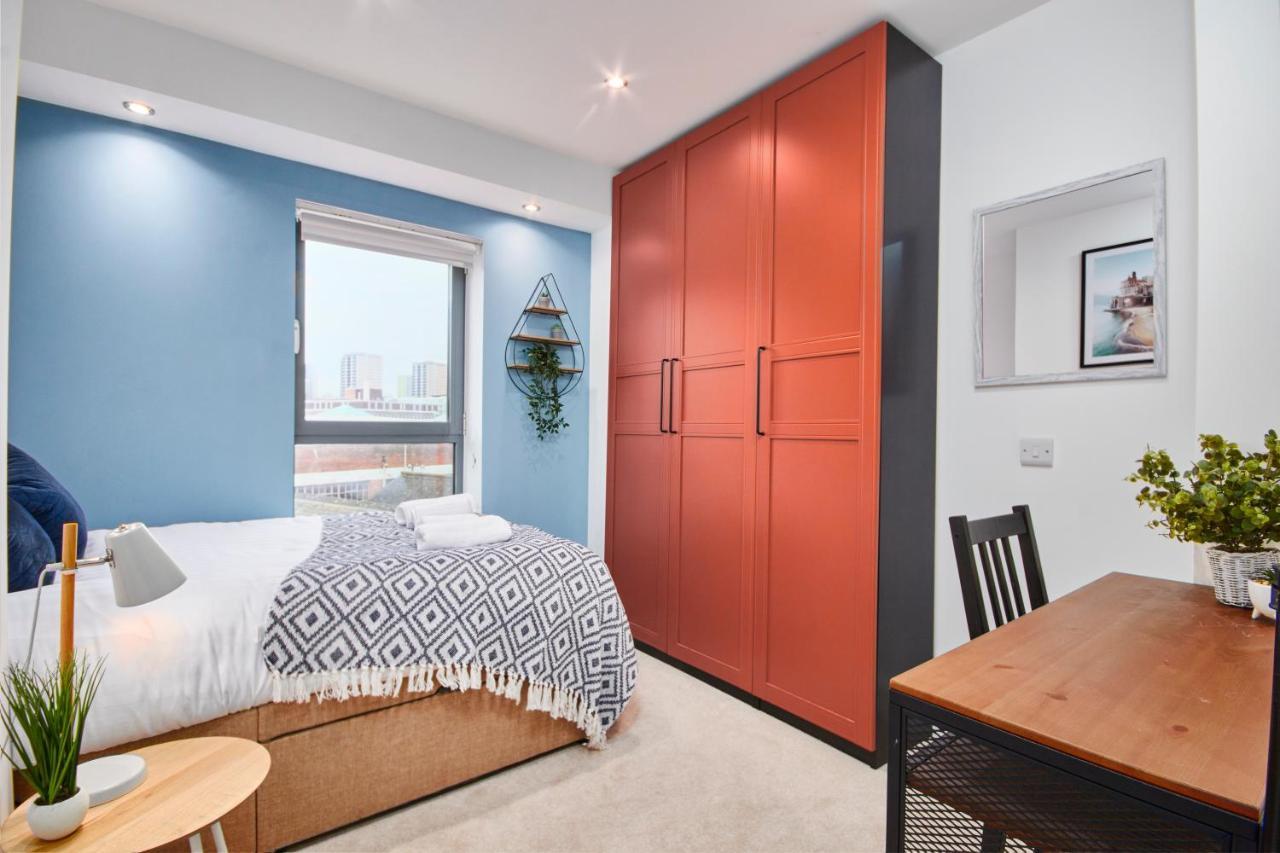Large Duplex Penthouse - Parking Apartment Leeds  Bagian luar foto