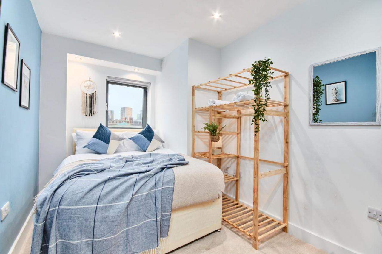 Large Duplex Penthouse - Parking Apartment Leeds  Bagian luar foto
